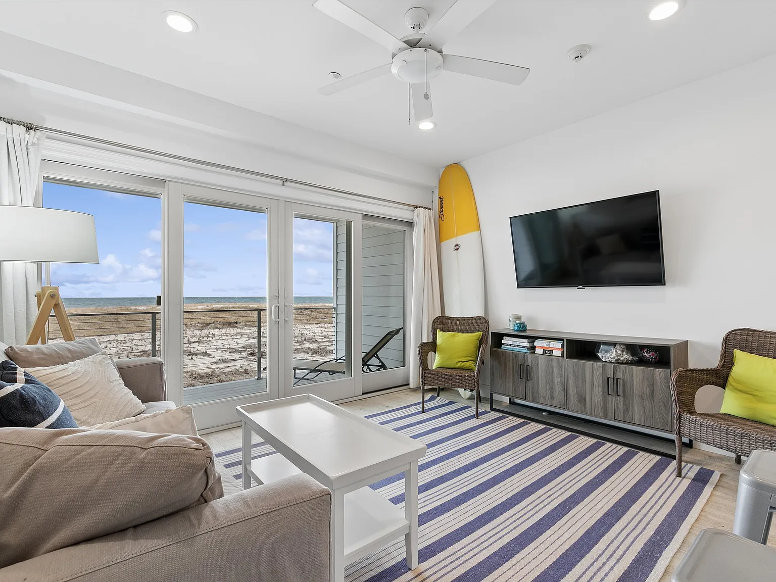 Dune Road Waterfront Co Op In Westhampton Beach — Photo 4