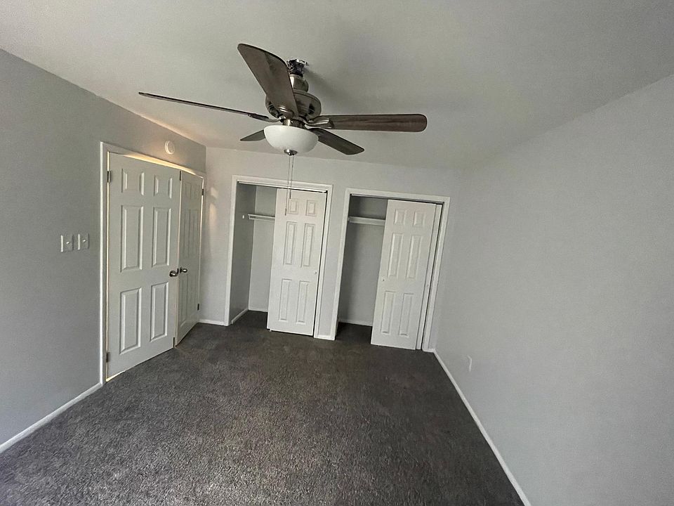 2nd image of 10 Lerner Ct
