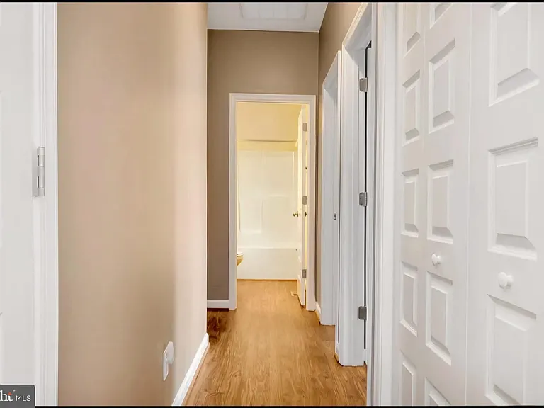 106 Ridgeway St — Photo 9