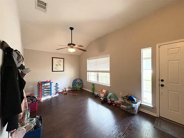 2204 Bakers Way — Photo 4