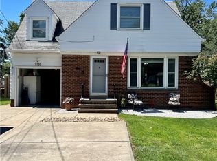 1168 Richmond Rd, Lyndhurst, OH 44124