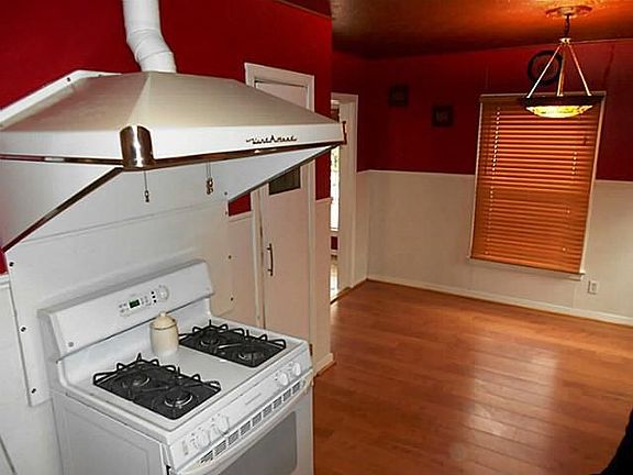 5th image of 4232 Donnelly Ave