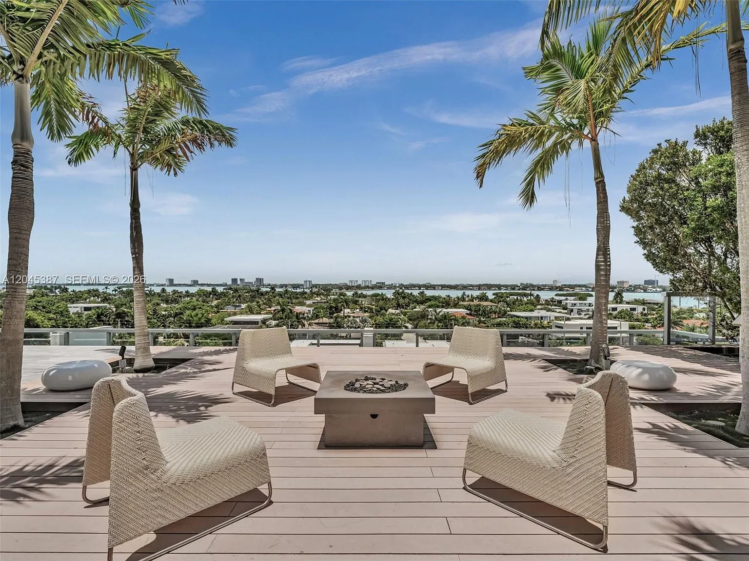 9940 W Bay Harbor Dr — Photo 2