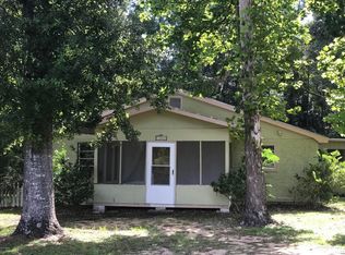 1352 Fairview Rd, Marianna, FL 32448