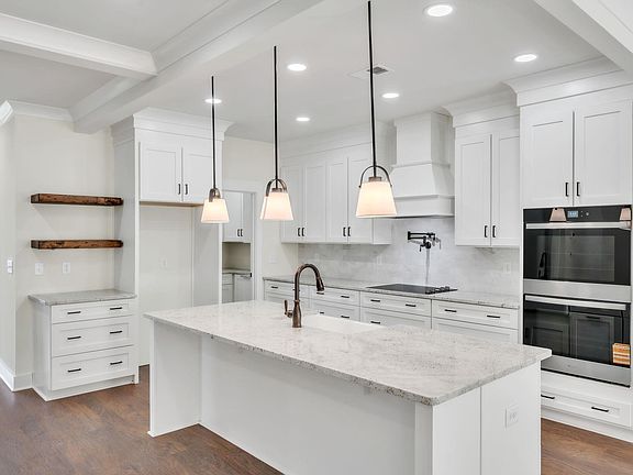 3rd image of 446 N Glassy Mountain Rd