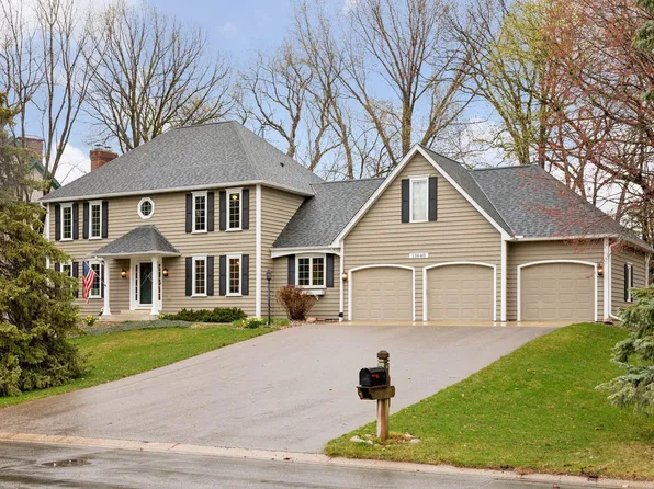 13640 Gurney Path, Apple Valley, MN 55124