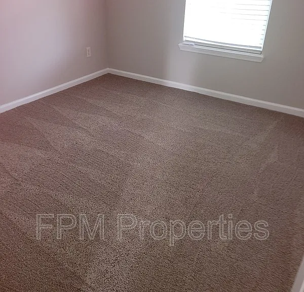 570 Manship Dr — Photo 6
