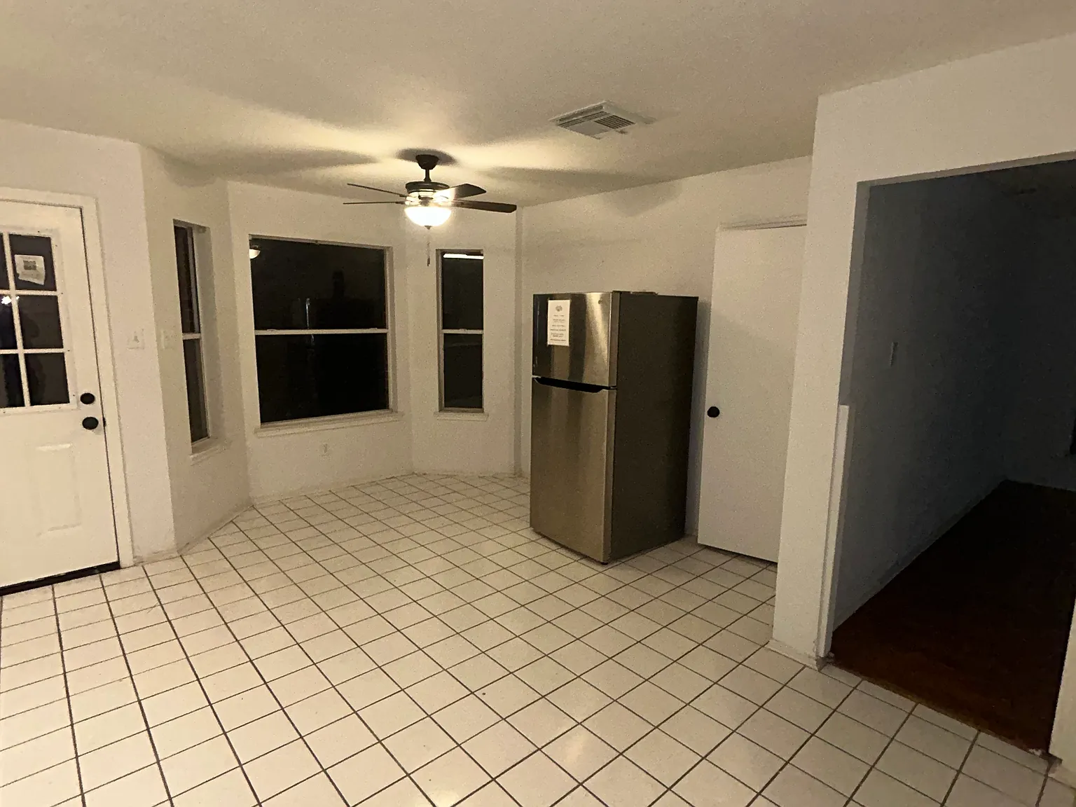 4 bed, 2420 sqft, $2,200 — Photo 4