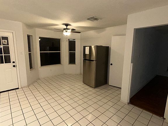 4th image of 8811 Deer Meadow Dr