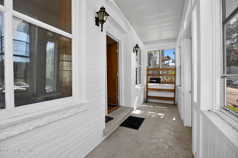 4th image of 9 Archibald Street