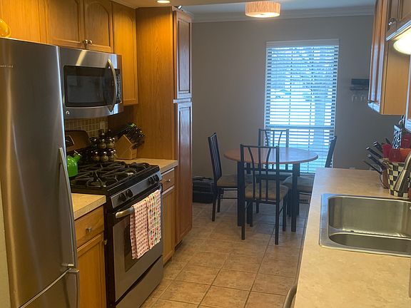 4th image of 35134 N Bay Cir