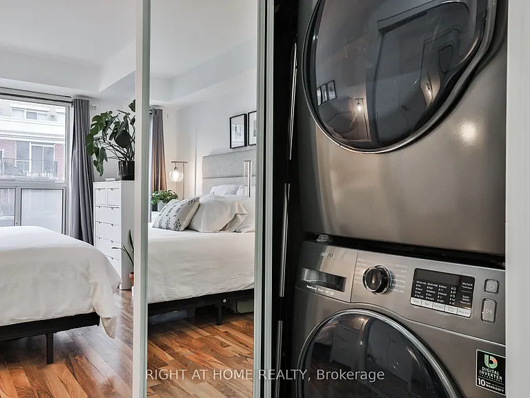 1005 King St W #613 — Photo 15