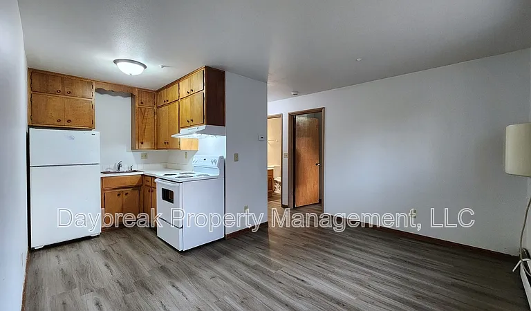 915 7th Ave N #3 — Photo 2