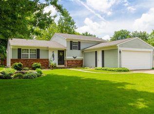 8839 Yellowstone Pkwy, Olmsted Township, OH 44138