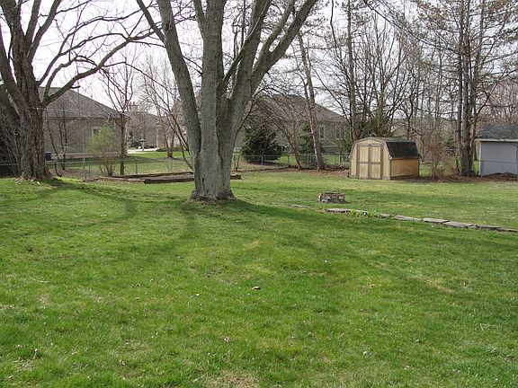 3rd image of 8087 Cottonwood Dr