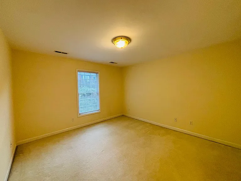 1104 Caldwell Dr — Photo 6