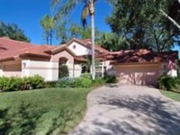 101 Amblewood Ln, Naples, FL 34105