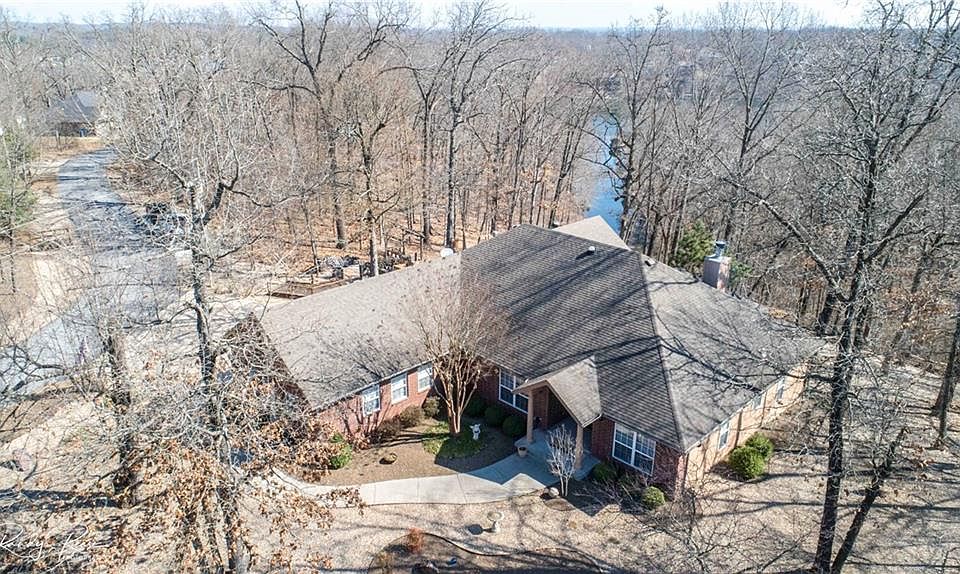 1st image of 20 Applecross Ln