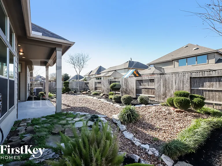 6011 Little Grove Dr — Photo 15
