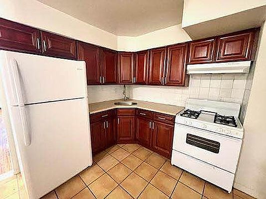 5th image of 30-35 69th St Floor 2
