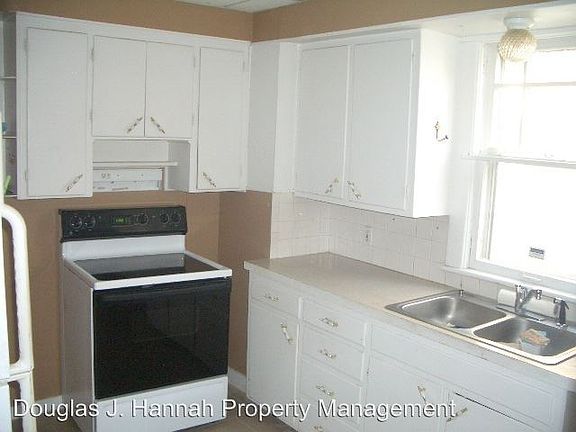3rd image of 315 Elmwood Ave