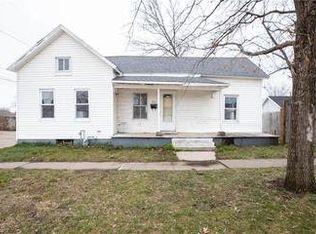 818 11th Ave SE, Cedar Rapids, IA 52401