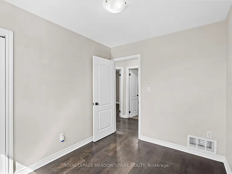 176 Longfield Rd #UPPER — Photo 15