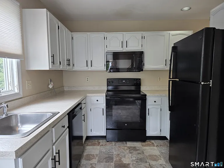 19 Wadhams Ave — Photo 4