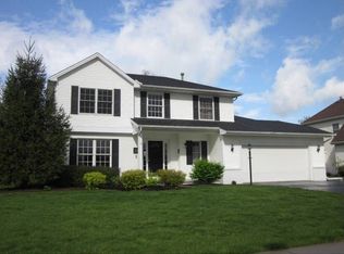 2244 Woods Edge Rd, Perrysburg, OH 43551