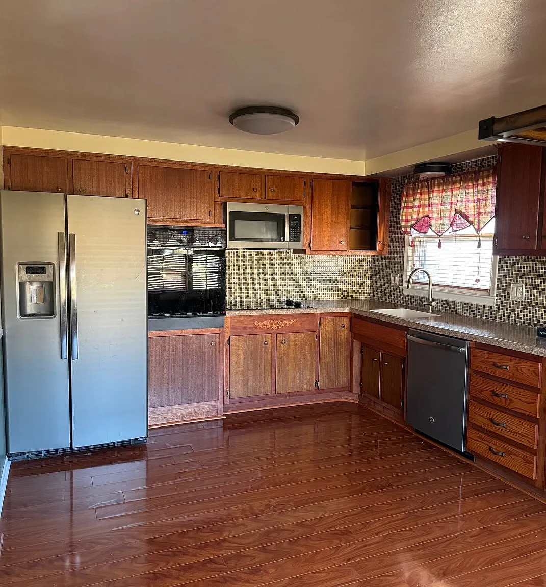 3 bed, 1671 sqft, $2,100 — Photo 4