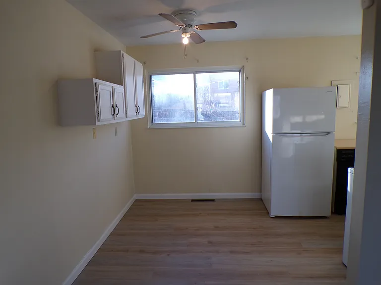 1308 Hartford St — Photo 7