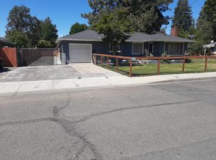 708 SW Oak St, Grants Pass, OR 97526