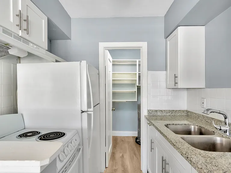 1233 Grove St — Photo 10