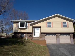 7142 Kingstead Dr, Slatington, PA 18080