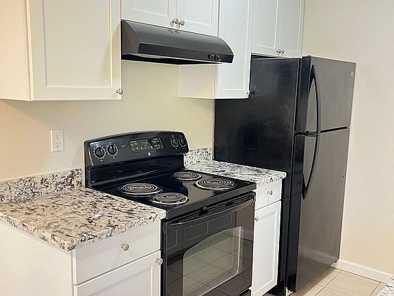 2nd image of 462 Hendley St APT 1
