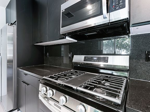 2nd image of 1831 Colby Ave #1A
