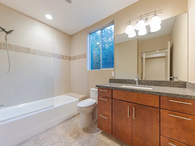 2073 Pasadena Glen Rd — Photo 10