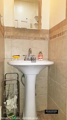 Rented by ZealEstate Group Inc | media 32