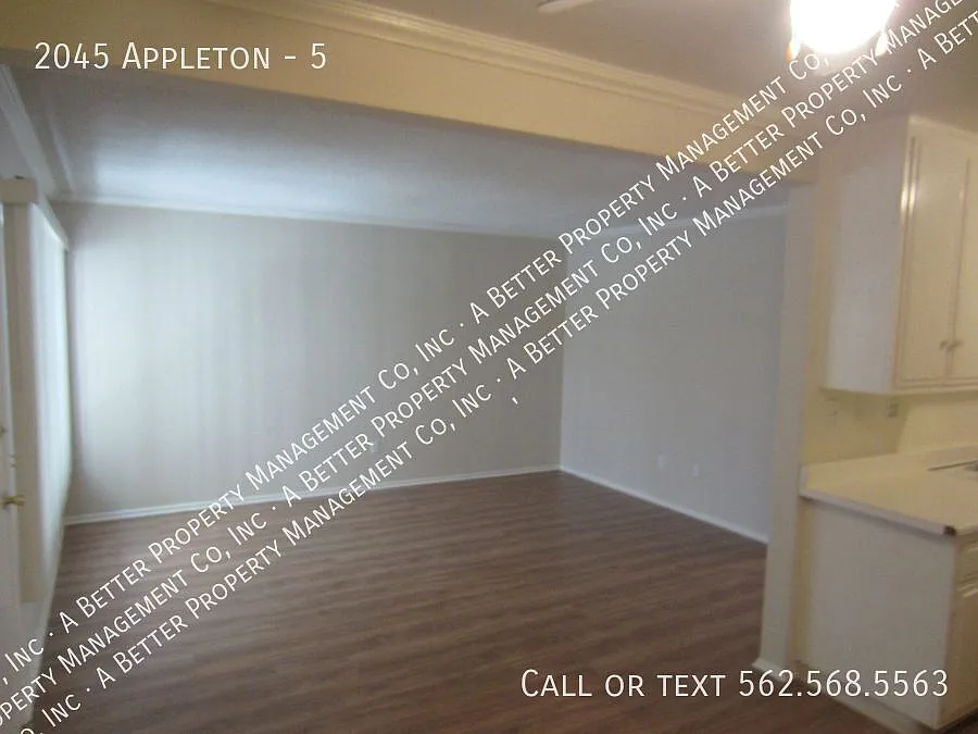 Lower One Bedroom With Plank Flooring & Dishwasher - Gated Building & Onsite Laundry - Gated Buil... — Photo 2