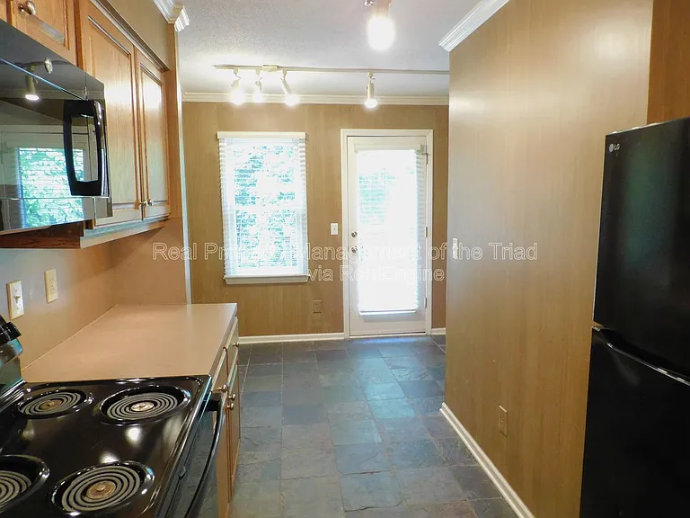 22 Milpond Ln — Photo 7