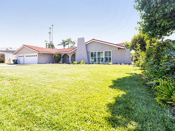 2nd image of 1734 N Vallejo Way