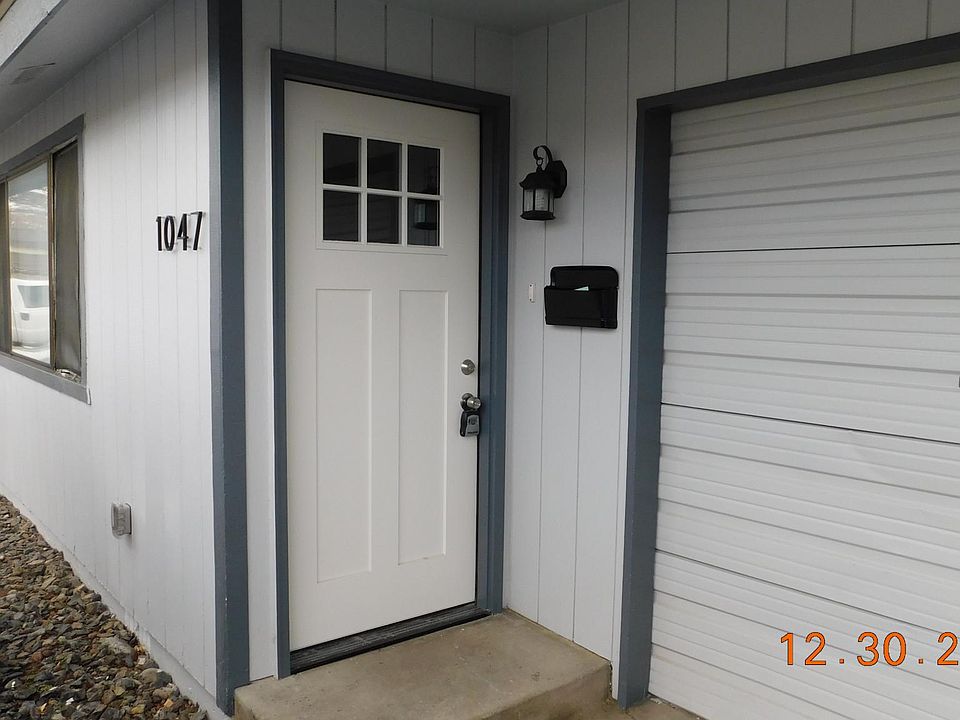 1st image of 1047 Holman Cir