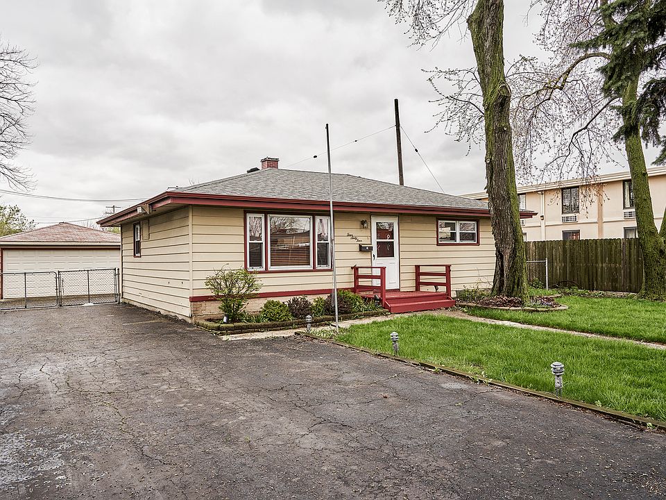 1st image of 464 Armitage Ave