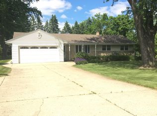 N71W13812 Nicolet Ct, Menomonee Falls, WI 53051