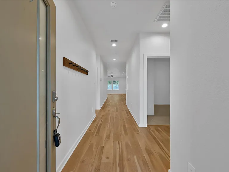 14213 Wonder Lake Ln — Photo 3