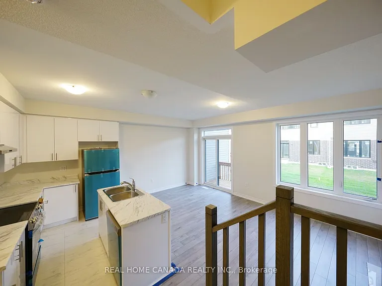 24 Durham Ave — Photo 9