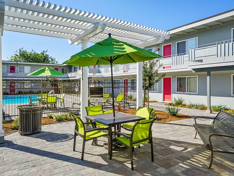 Bon Aire Apartments — Photo 16