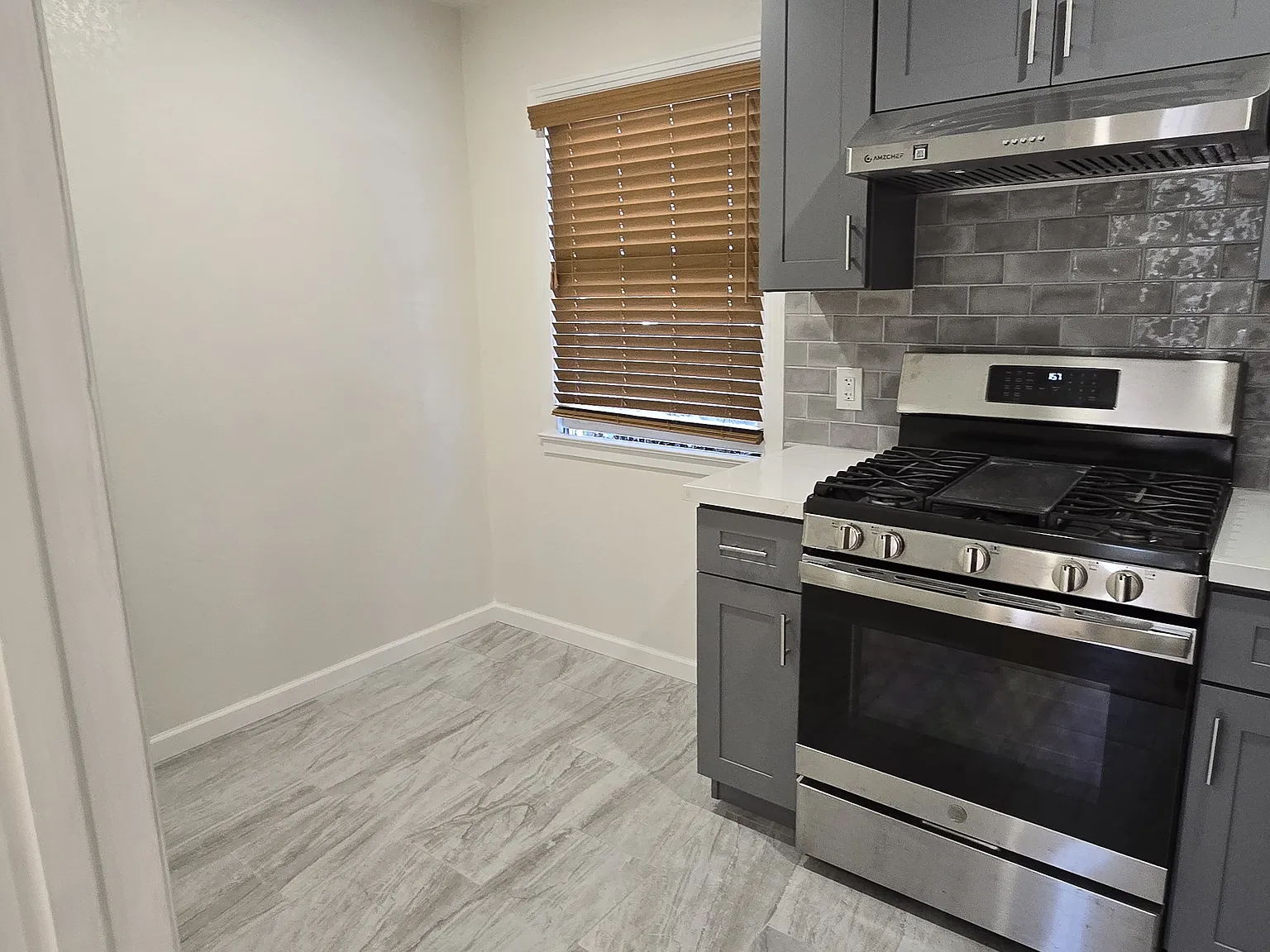 Studio, 350 sqft, $2,200 — Photo 3