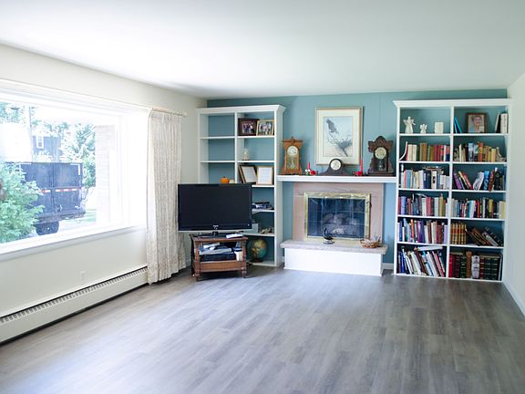 5th image of 3908 Applewood Ln
