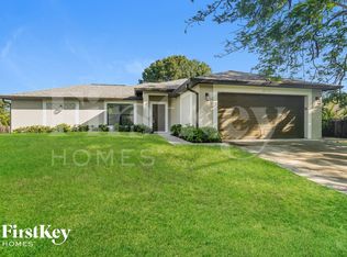 18536 Spruce Dr W, Fort Myers, FL 33967